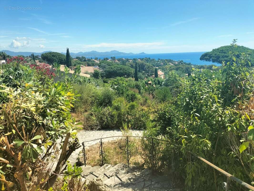 Maison à ROQUEBRUNE-SUR-ARGENS