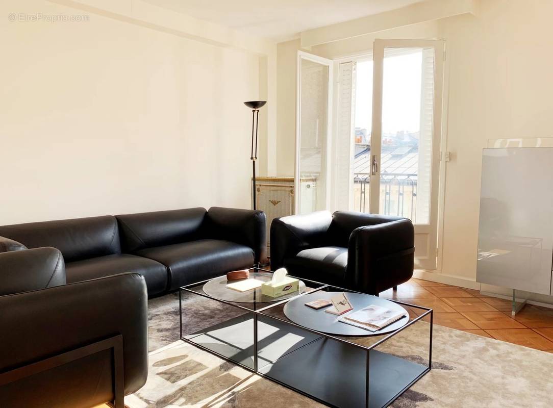 Appartement a louer paris-8e-arrondissement - 4 pièce(s) - 100 m2 - Surfyn
