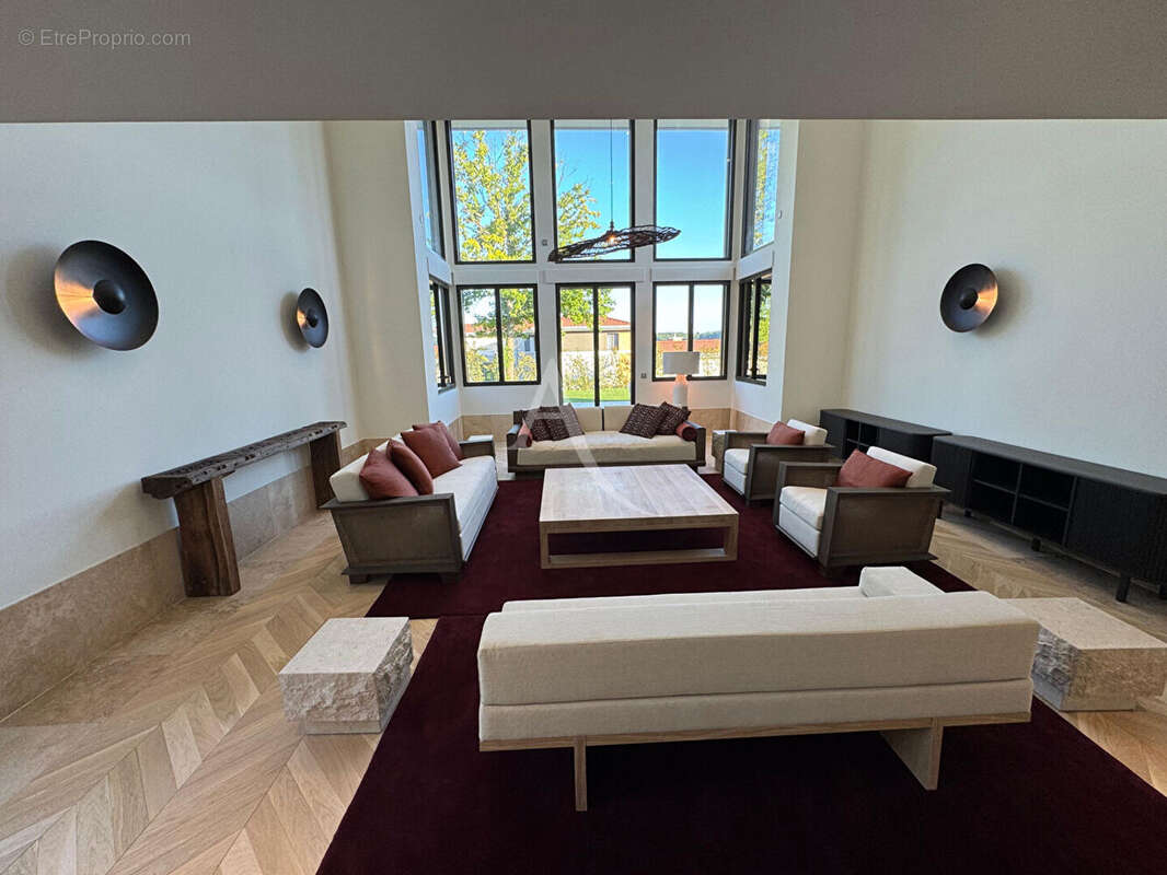 Maison à MAGNY-LE-HONGRE