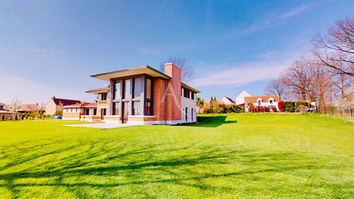 Maison à MAGNY-LE-HONGRE