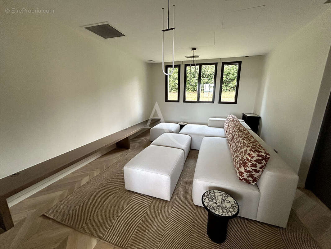 Maison à MAGNY-LE-HONGRE