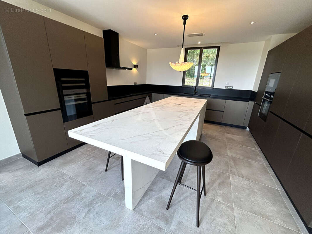 Maison à MAGNY-LE-HONGRE