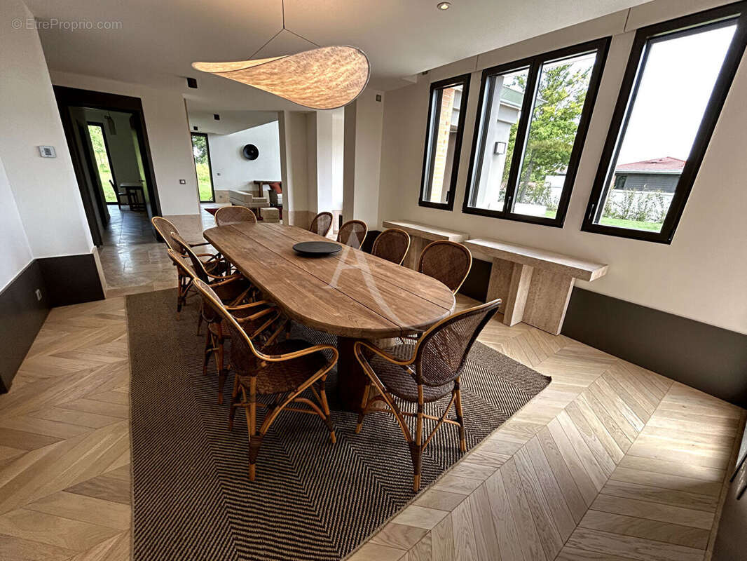 Maison à MAGNY-LE-HONGRE