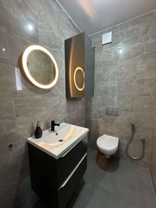 Toilette + lave main RDCH - Maison à SAINTE-CROIX-EN-PLAINE