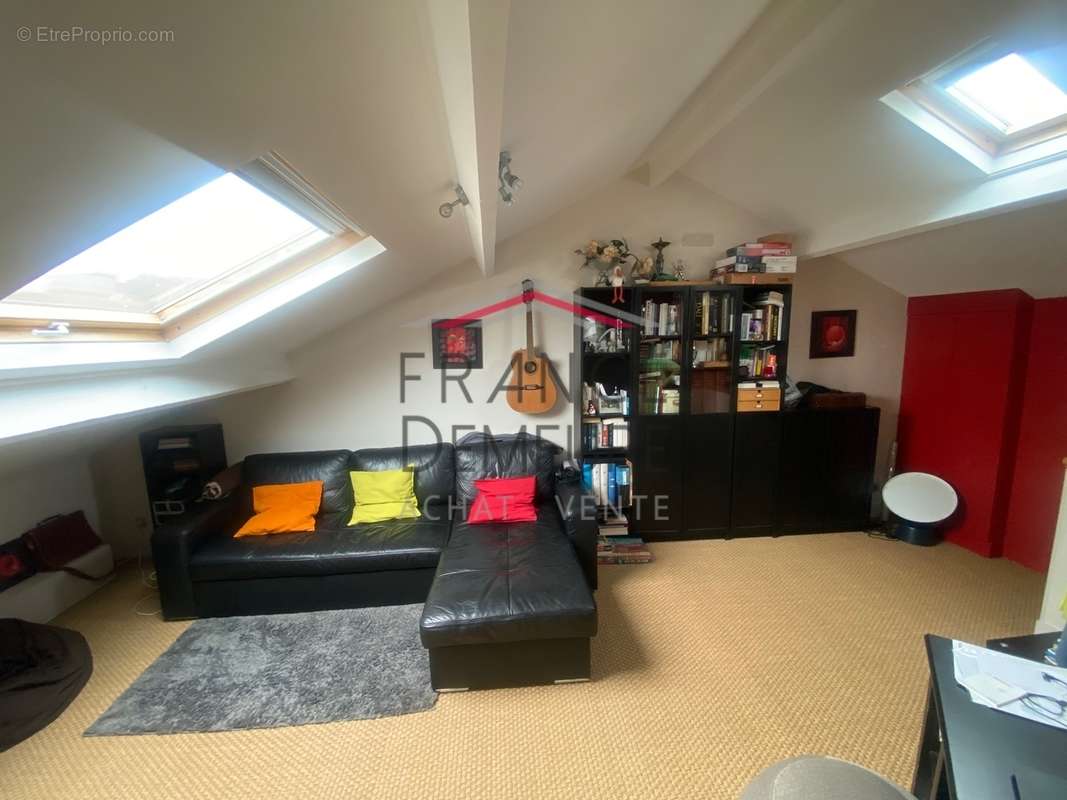 Maison a vendre  - 10 pièce(s) - 162 m2 - Surfyn