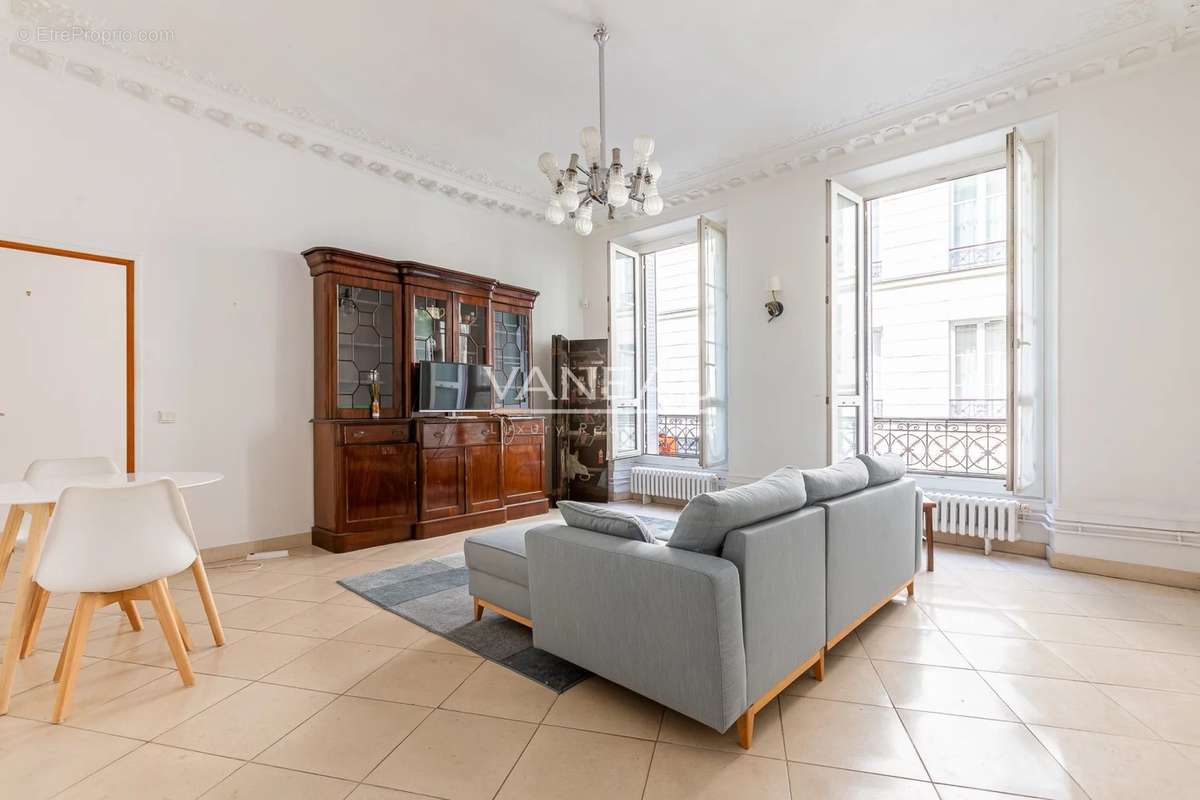 Appartement a louer paris-9e-arrondissement - 4 pièce(s) - 105 m2 - Surfyn