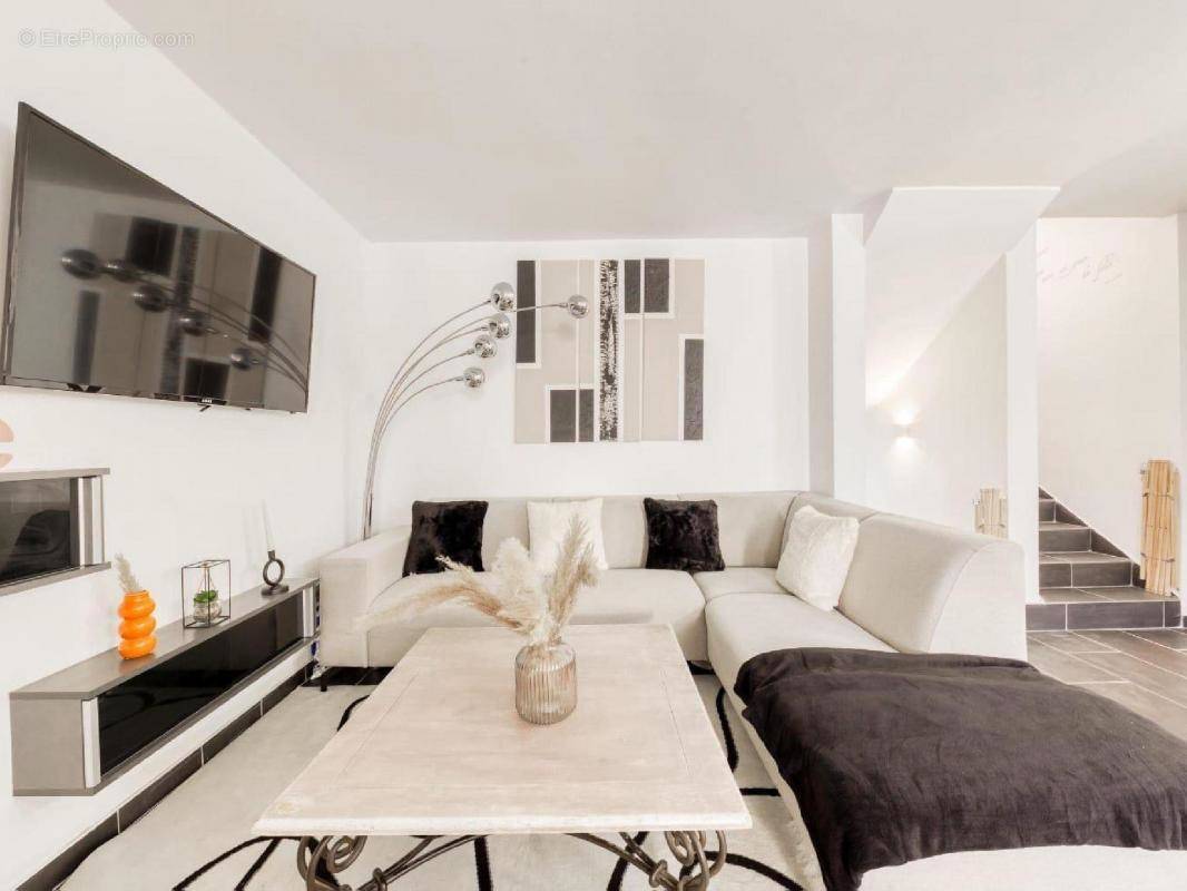 Appartement a louer argenteuil - 5 pièce(s) - 111 m2 - Surfyn