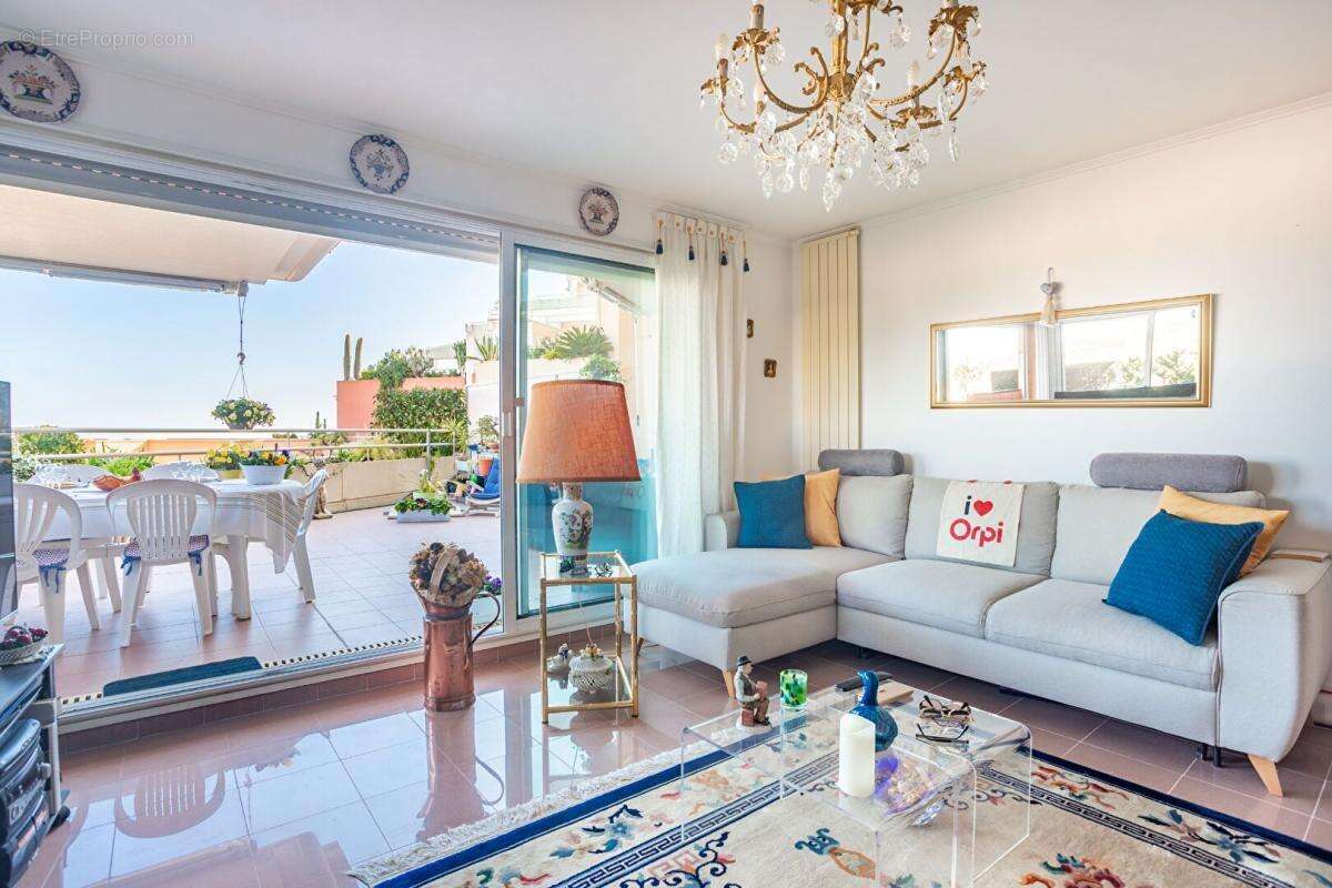 Appartement à MANDELIEU-LA-NAPOULE