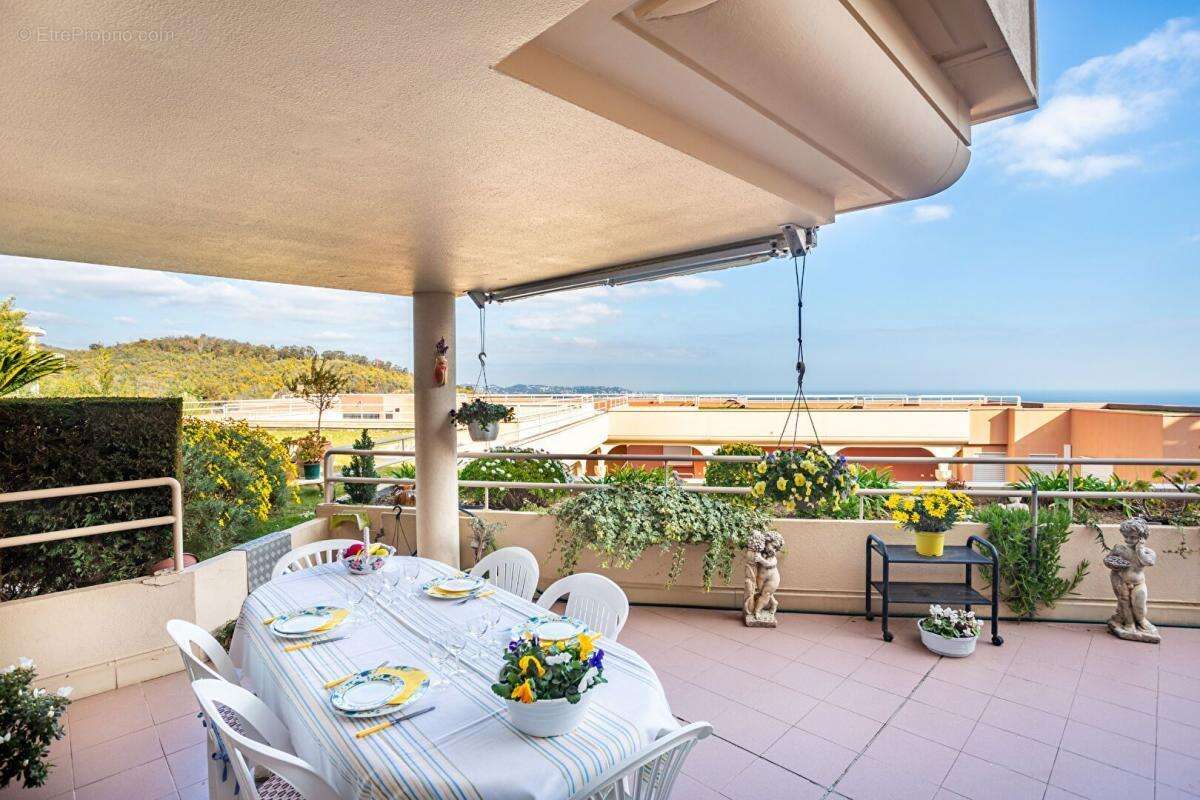 Appartement à MANDELIEU-LA-NAPOULE