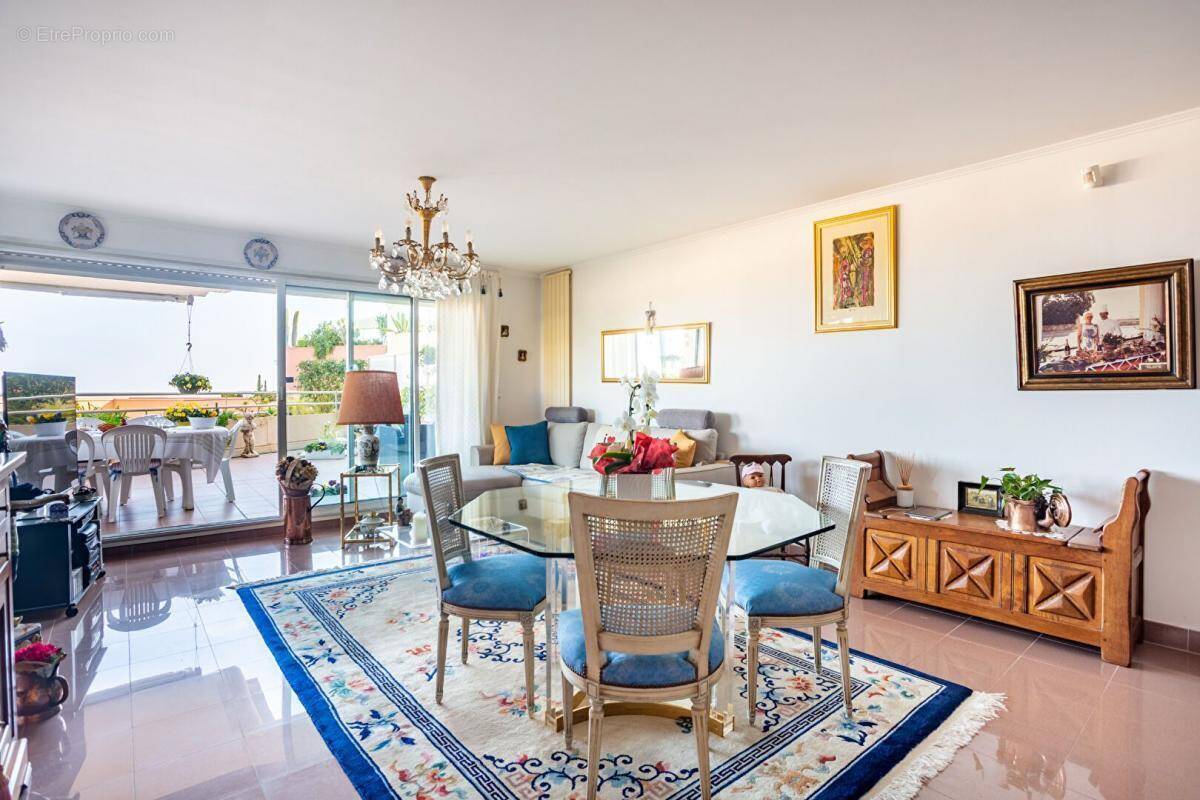 Appartement à MANDELIEU-LA-NAPOULE