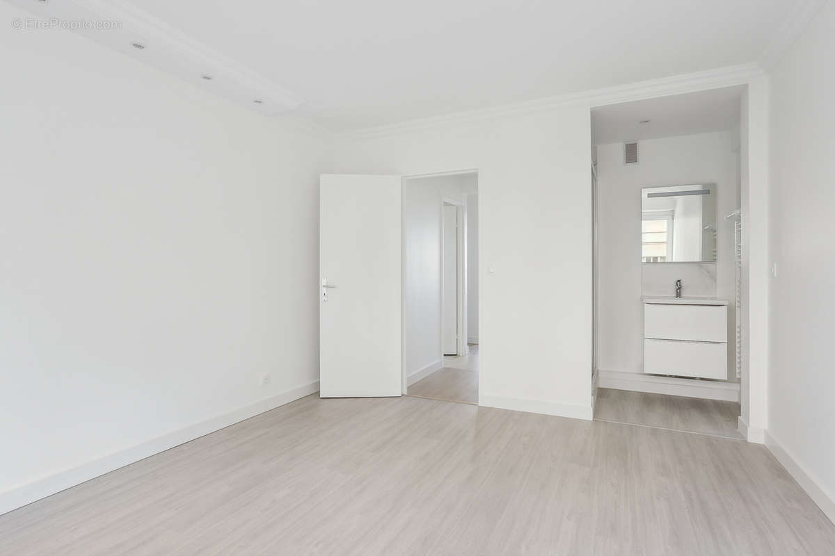 Appartement a louer puteaux - 4 pièce(s) - 101 m2 - Surfyn