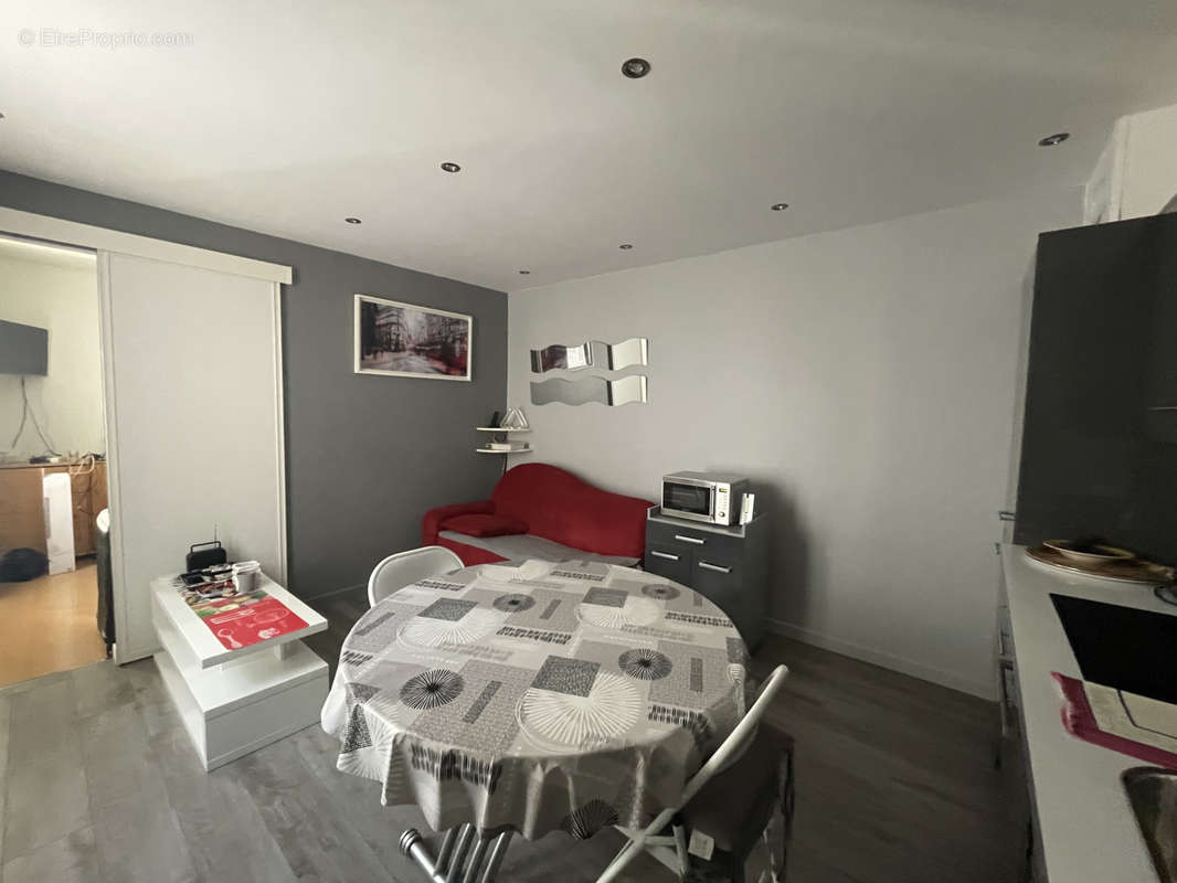 Appartement a vendre  - 1 pièce(s) - 32.74 m2 - Surfyn