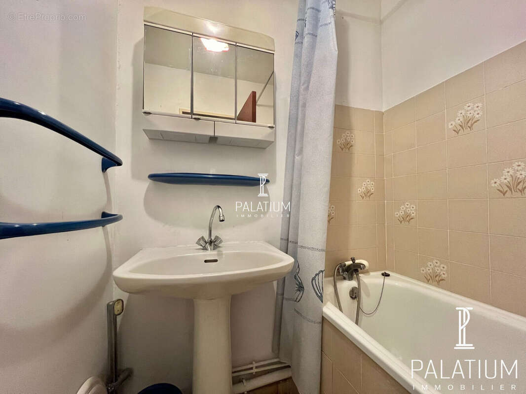 Appartement à GREOUX-LES-BAINS