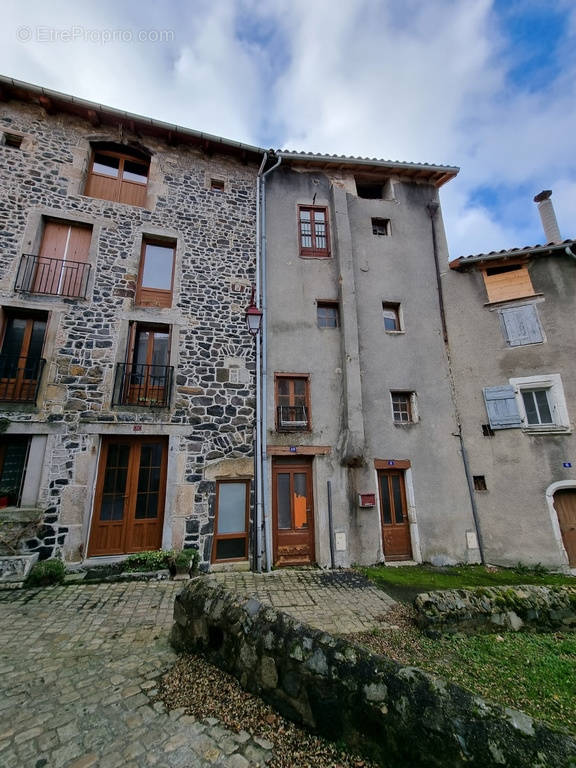 Appartement à LE MONASTIER-SUR-GAZEILLE