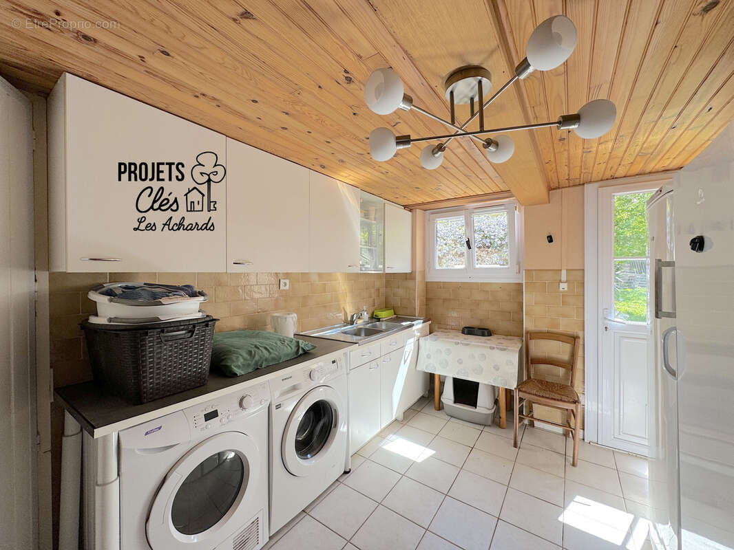 Maison à SAINT-GEORGES-DE-POINTINDOUX