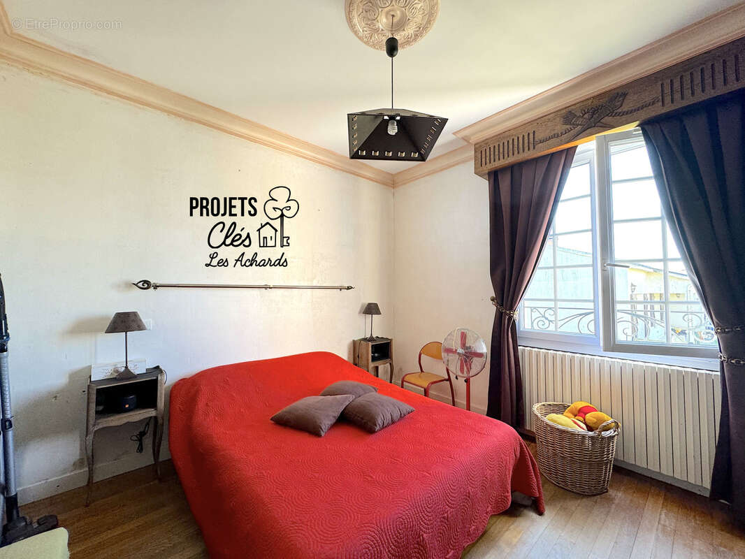 Maison à SAINT-GEORGES-DE-POINTINDOUX