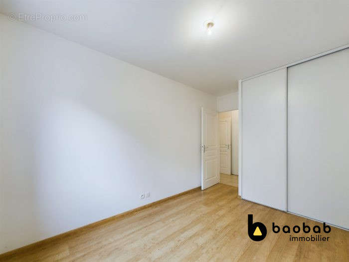 Chambre 2 - Appartement à CHAMBERY