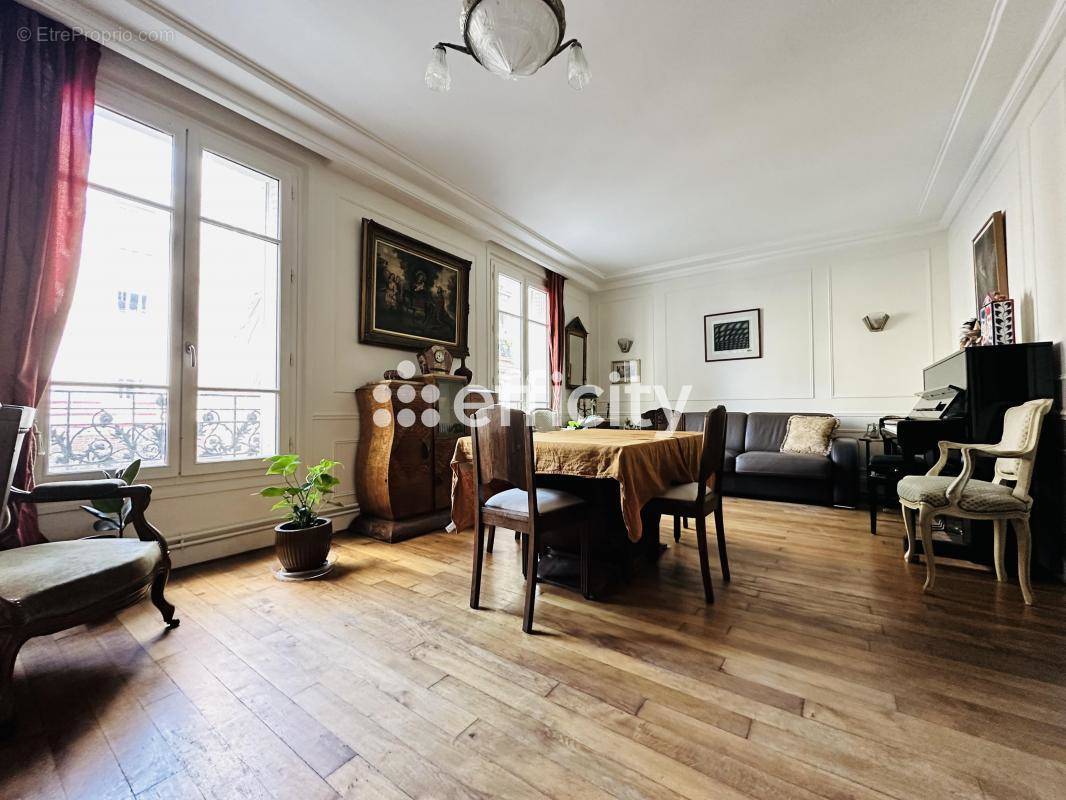 Appartement 4 pièce(s) 77 m²à vendre Paris-12e-arrondissement