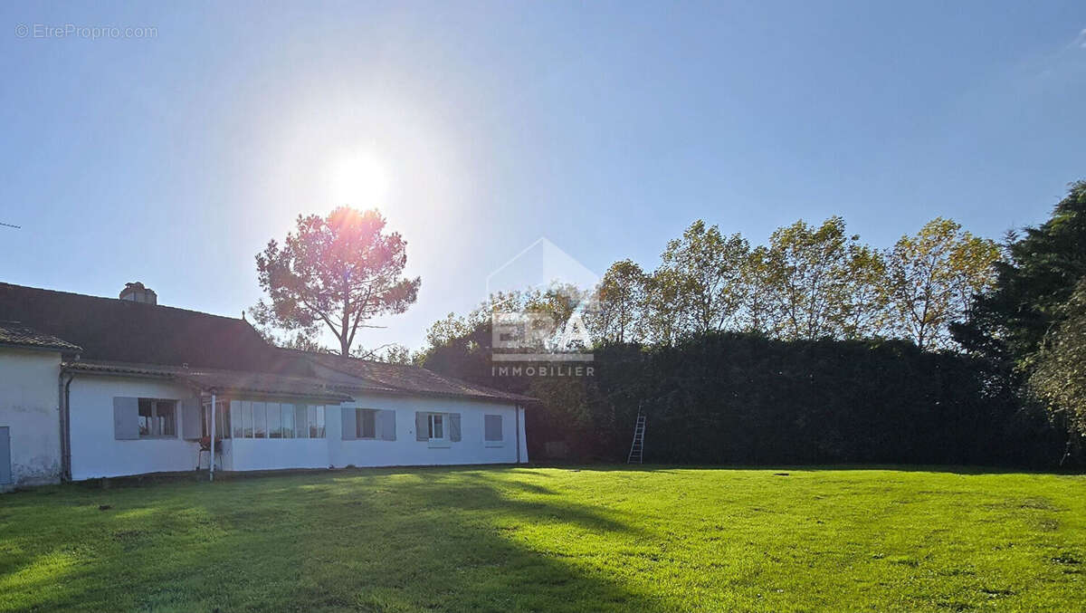 Maison à MONTPON-MENESTEROL