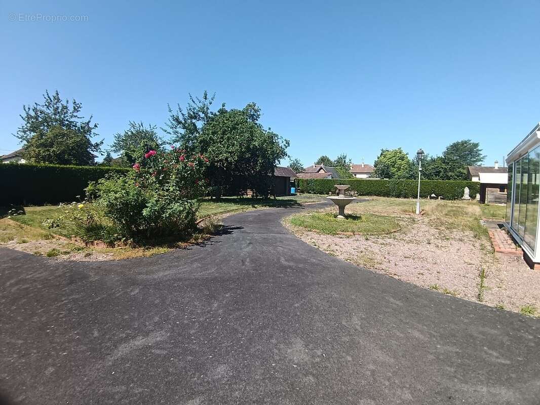 Maison à MEZIDON-CANON