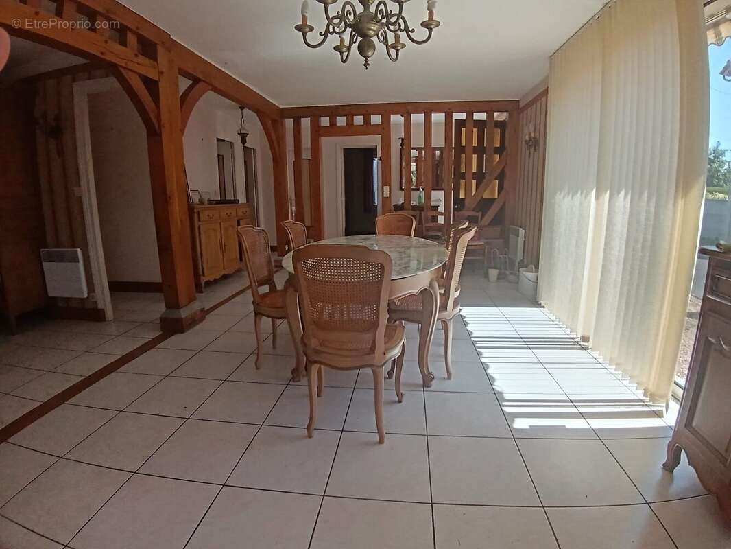 Maison à MEZIDON-CANON