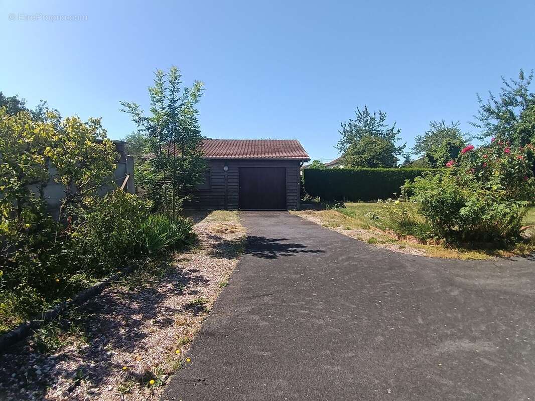 Maison à MEZIDON-CANON