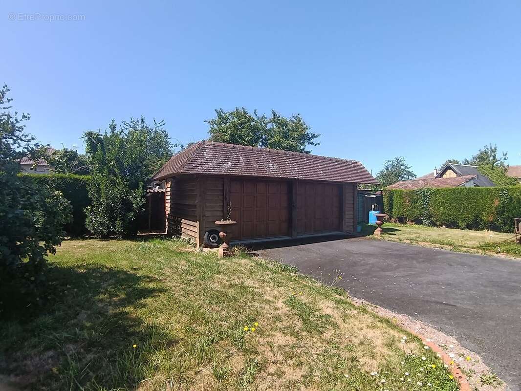 Maison à MEZIDON-CANON