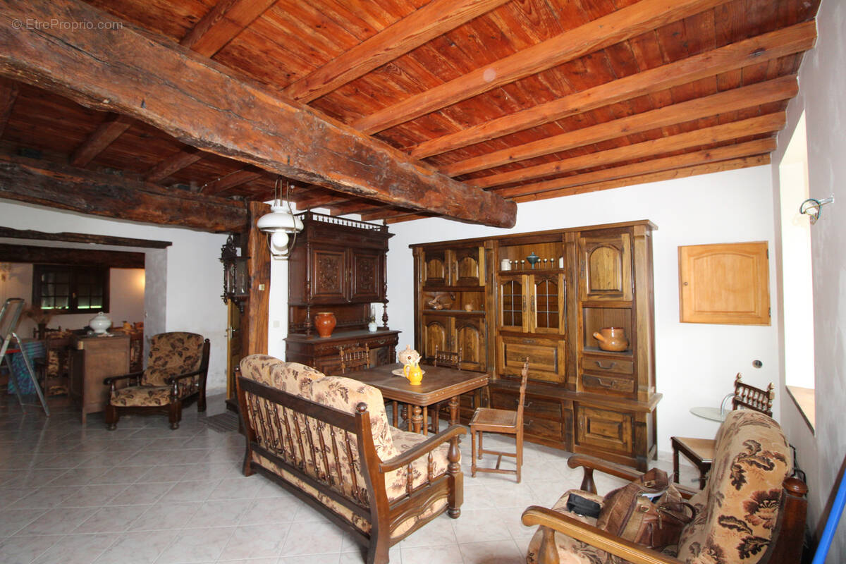 Maison à MONTGRADAIL