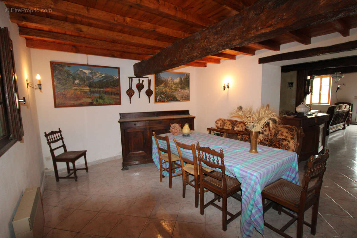 Maison à MONTGRADAIL