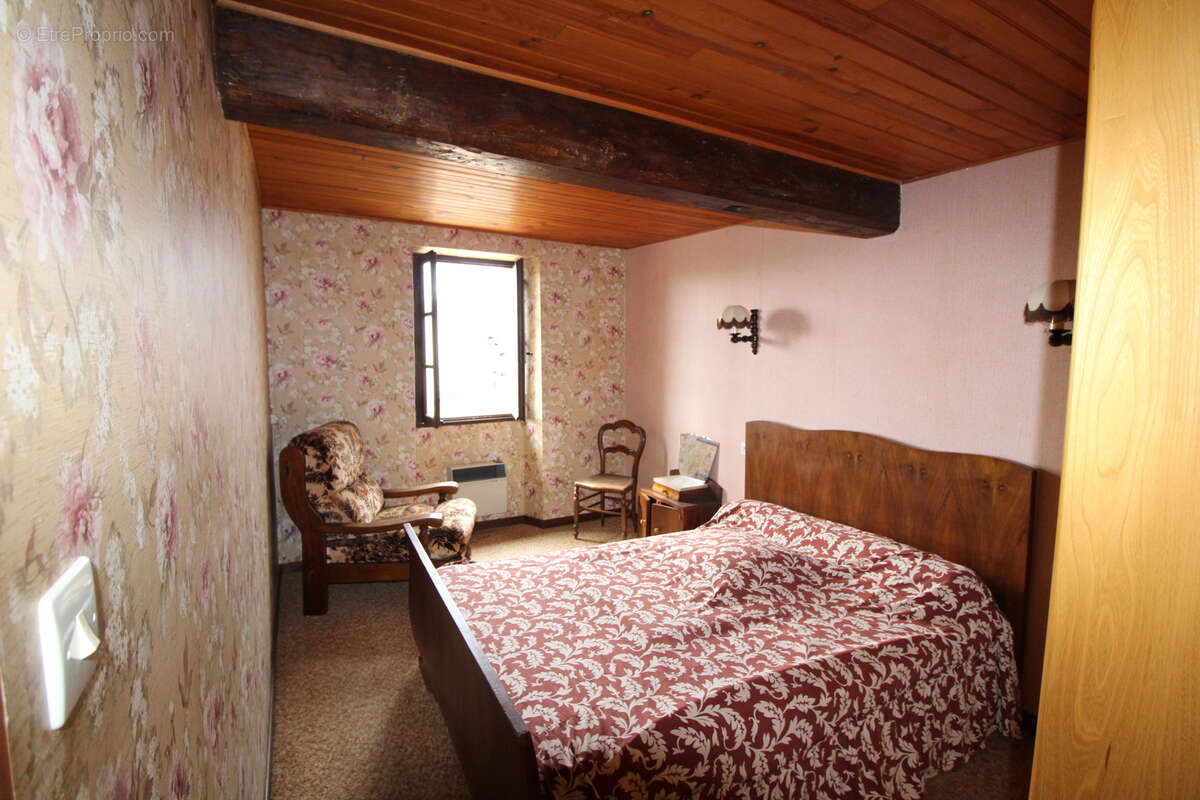 Maison à MONTGRADAIL