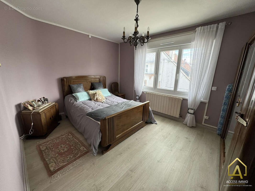 Maison à AULNOYE-AYMERIES