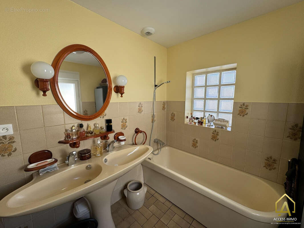 Maison à AULNOYE-AYMERIES