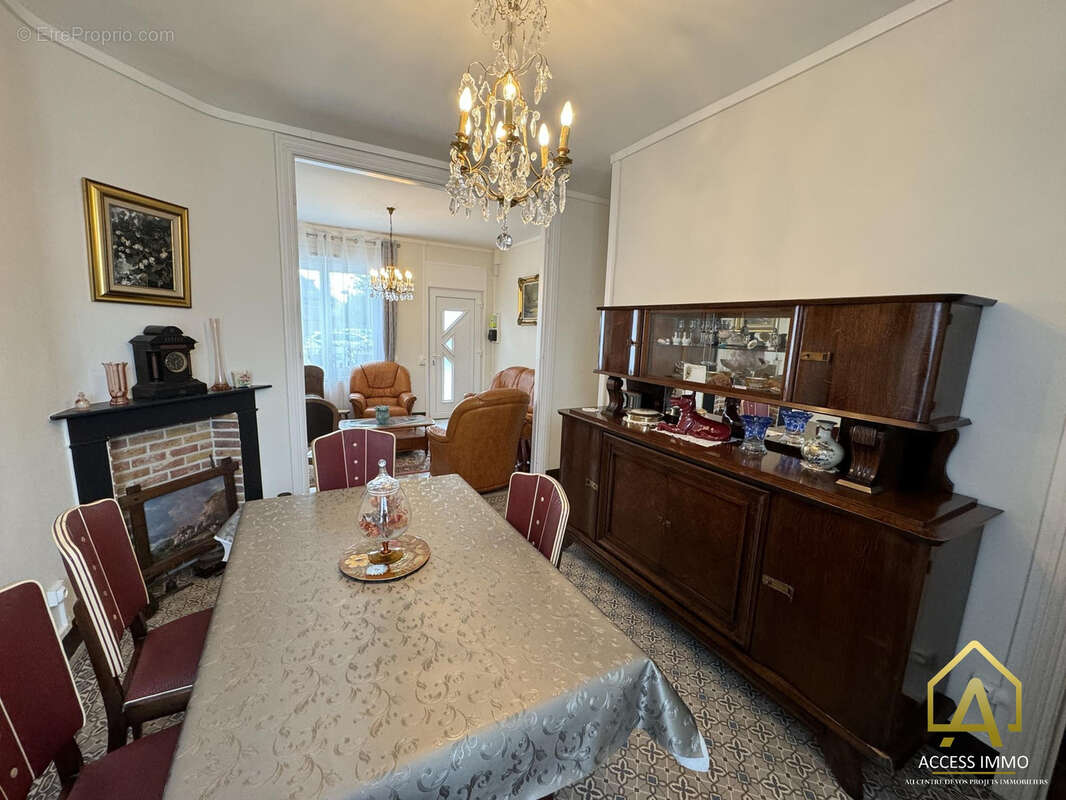 Maison à AULNOYE-AYMERIES