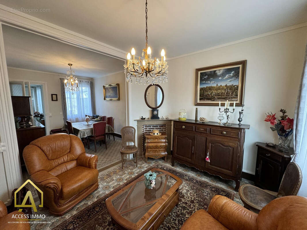 Maison à AULNOYE-AYMERIES