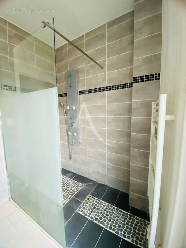 Maison à NEUILLE-PONT-PIERRE