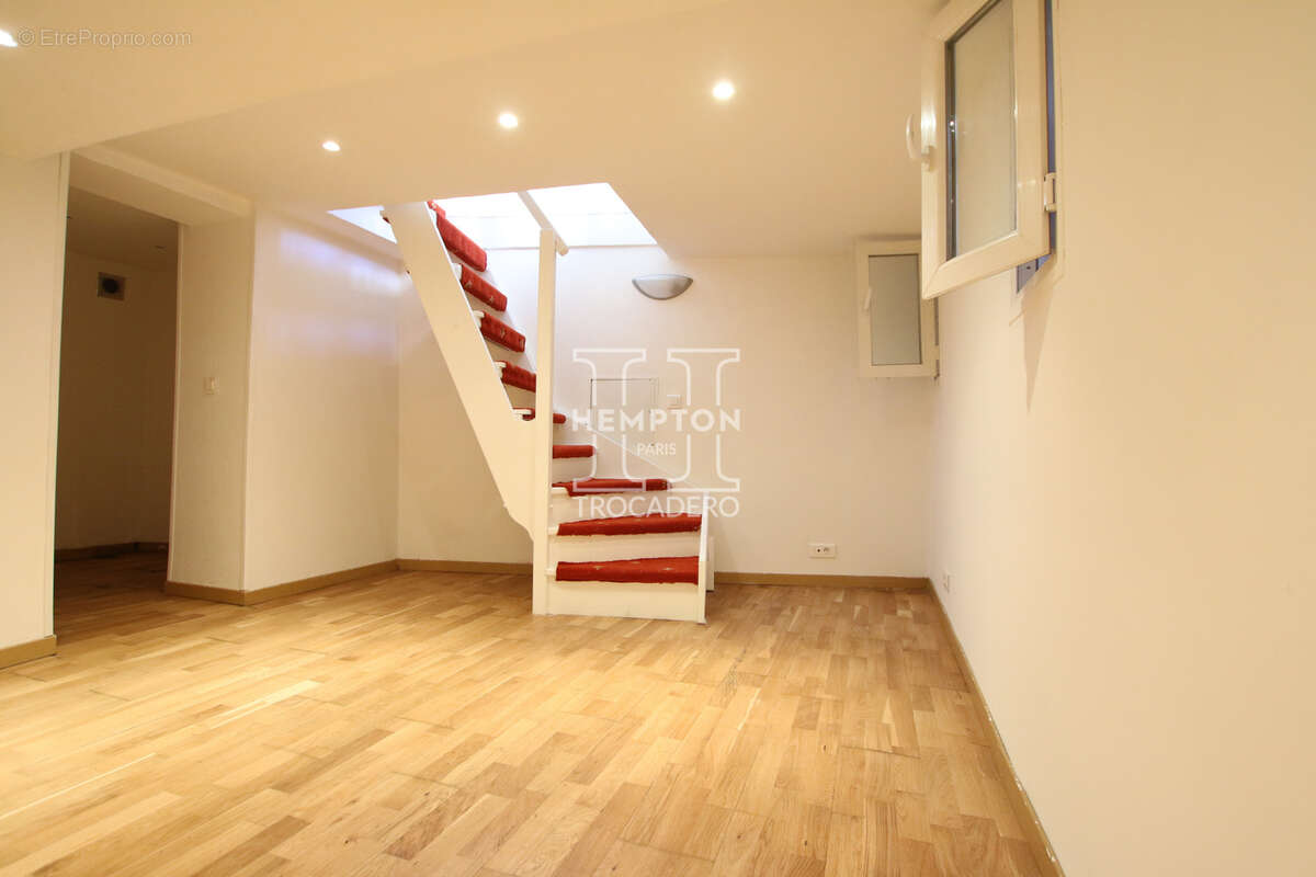 Appartement à COURBEVOIE