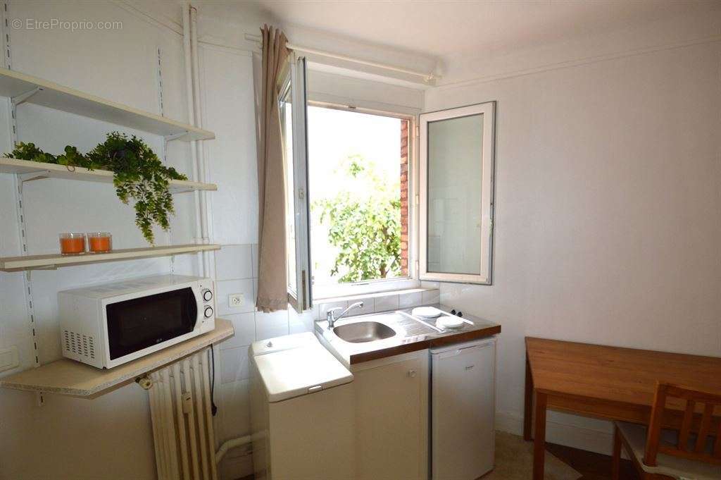 Appartement a louer paris-20e-arrondissement - 1 pièce(s) - 17 m2 - Surfyn