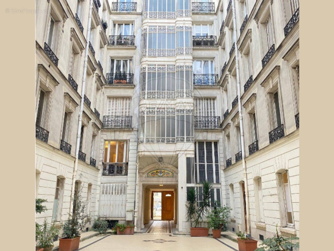 Appartement a louer paris-17e-arrondissement - 2 pièce(s) - 54 m2 - Surfyn