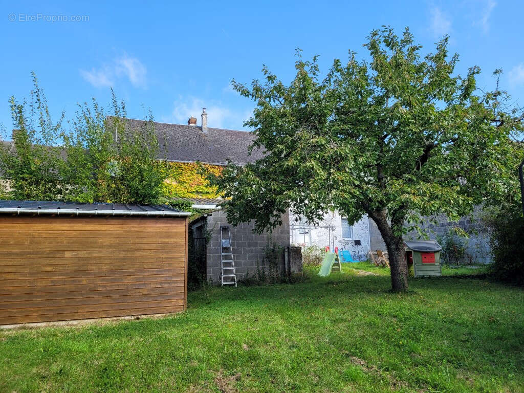 Maison à AVESNES-SUR-HELPE