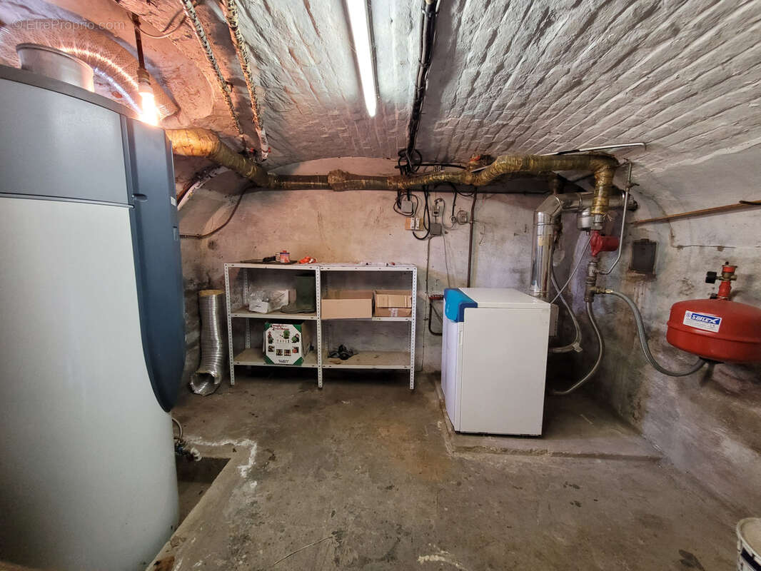 Maison à AVESNES-SUR-HELPE