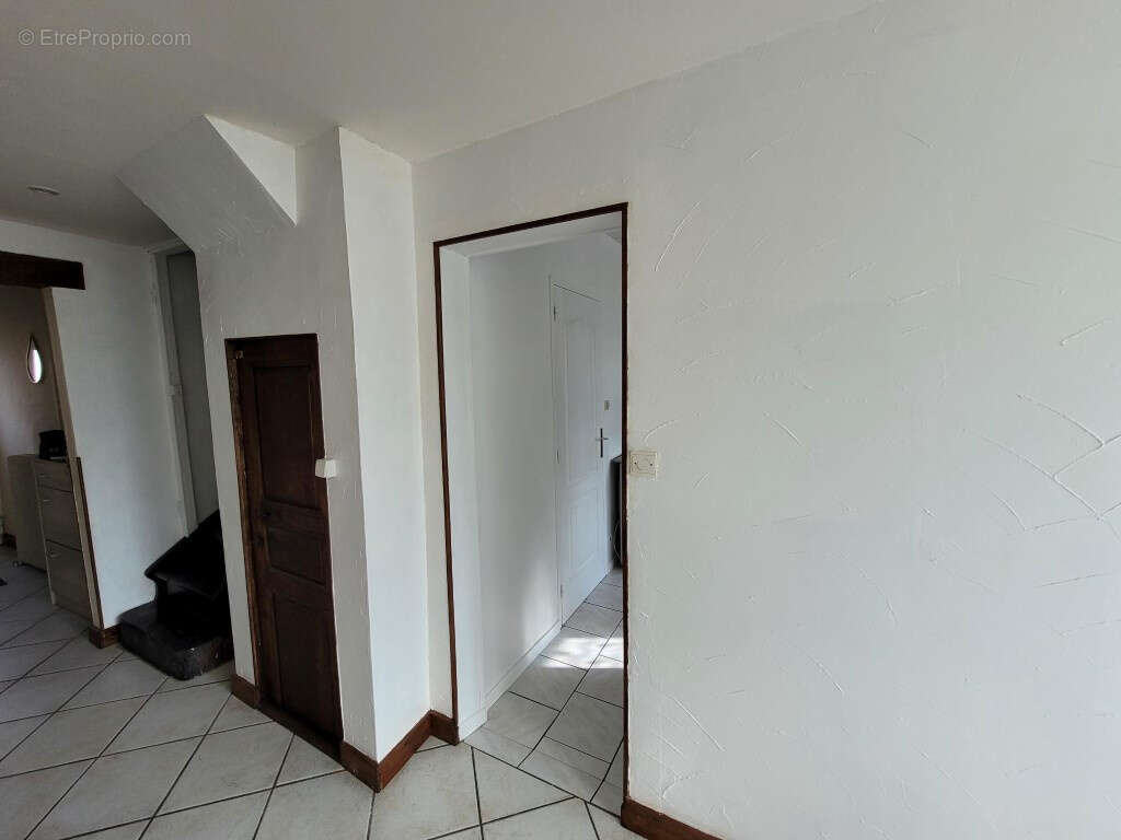 Maison à AVESNES-SUR-HELPE