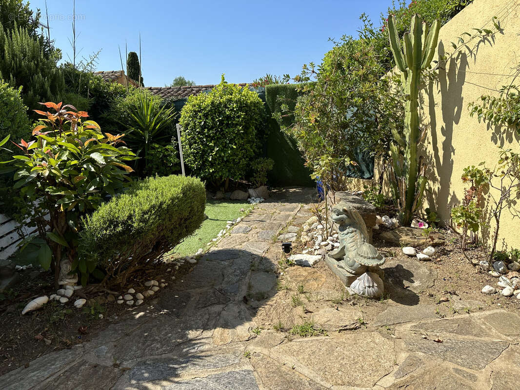 Maison à BORMES-LES-MIMOSAS