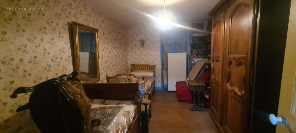 Maison à SAINT-CHAMANT