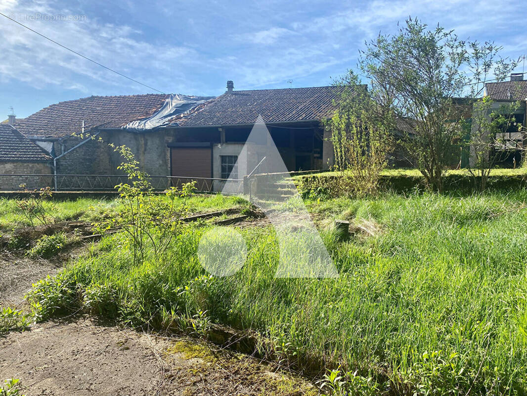 Maison à BLEURVILLE