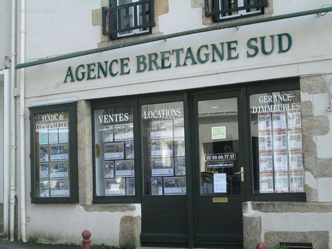 Terrain à SAINT-DOLAY