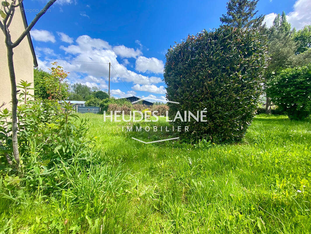 Maison à SAINT-HILAIRE-DU-HARCOUET