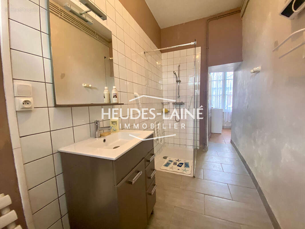 Maison à SAINT-HILAIRE-DU-HARCOUET