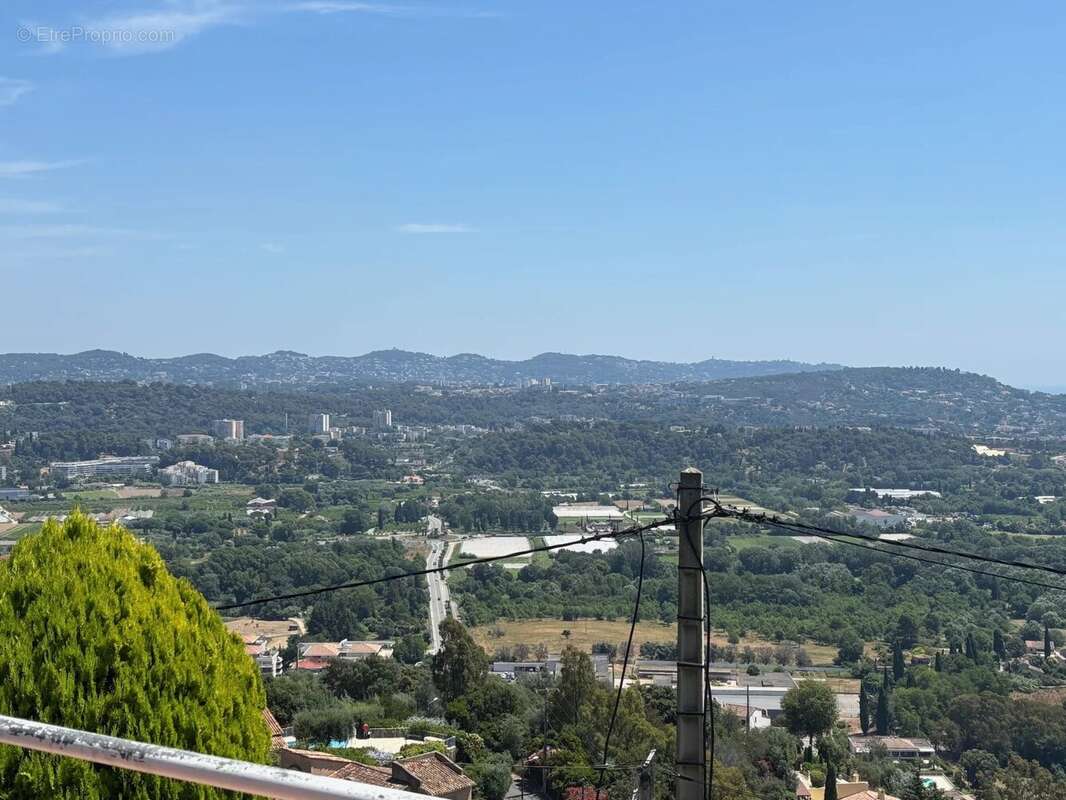 Terrain à MANDELIEU-LA-NAPOULE