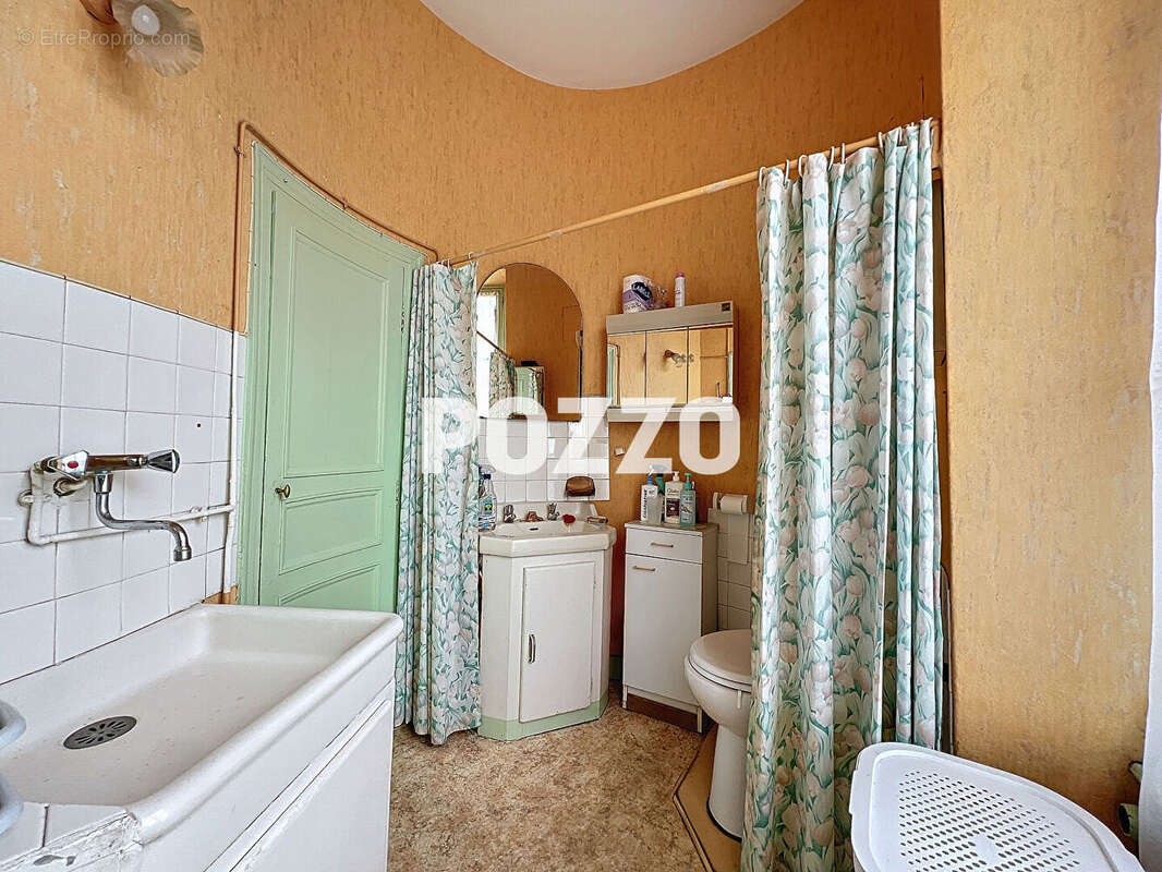 Maison à SAINT-HILAIRE-DU-HARCOUET