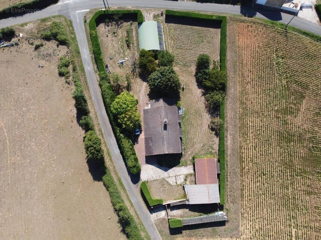 Maison à LIMALONGES